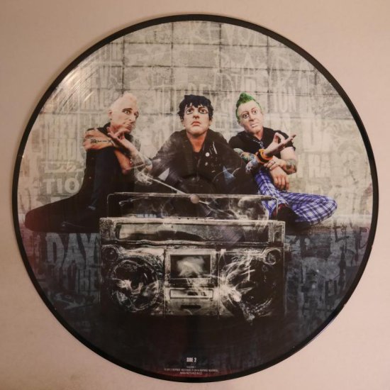 (Bild für) Green Day - Revolution Radio - zum Schließen ins Bild klicken